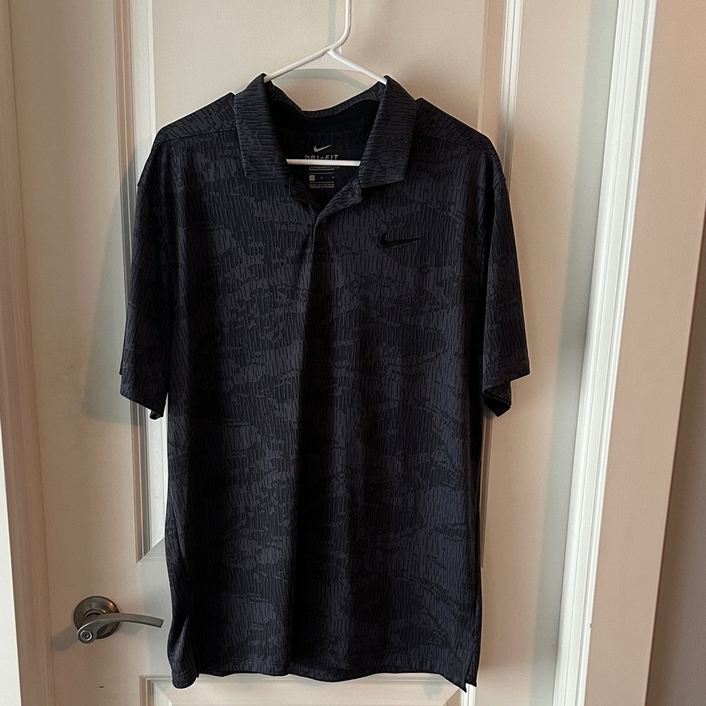 Nike Men's Dark Patterned Polo Shirt